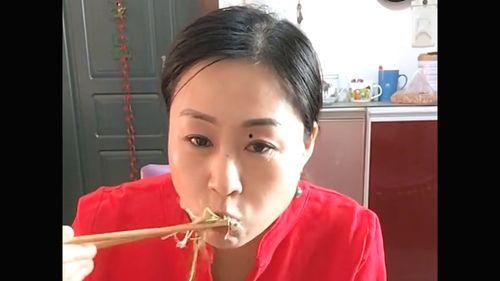 娱乐吃瓜酱遇到对的人,娱乐吃瓜酱邂逅命中注定的爱情奇遇  第1张